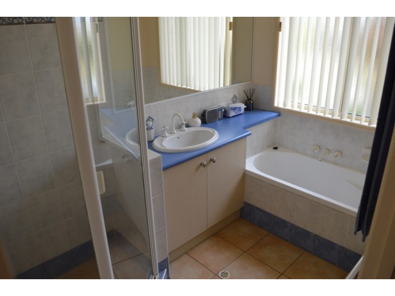 25 Lachlan Way, Placid Hills QLD 4343