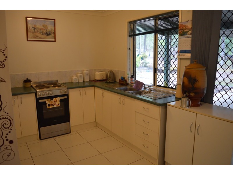 16 Beacon Road, Lowood QLD 4311