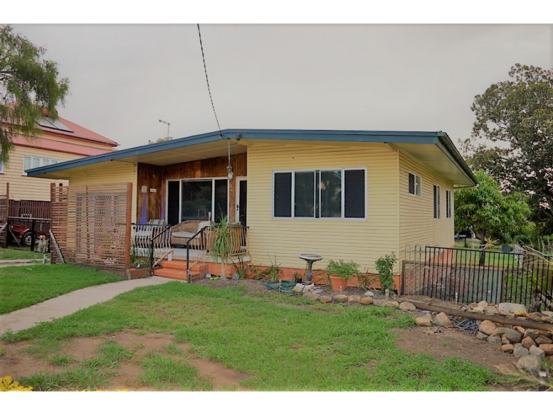 15 Park Street, Lowood QLD 4311