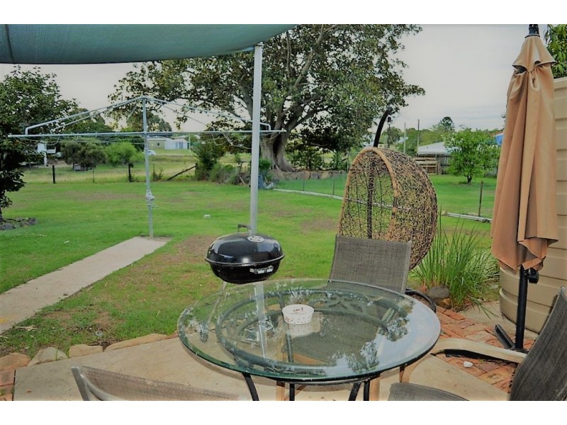 15 Park Street, Lowood QLD 4311
