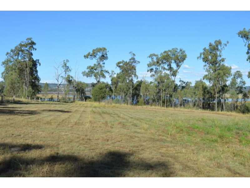 184 Lakes Dr, Laidley Heights QLD 4341