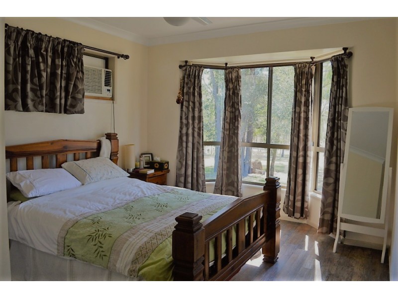 6 Miles Road, Laidley Heights QLD 4341