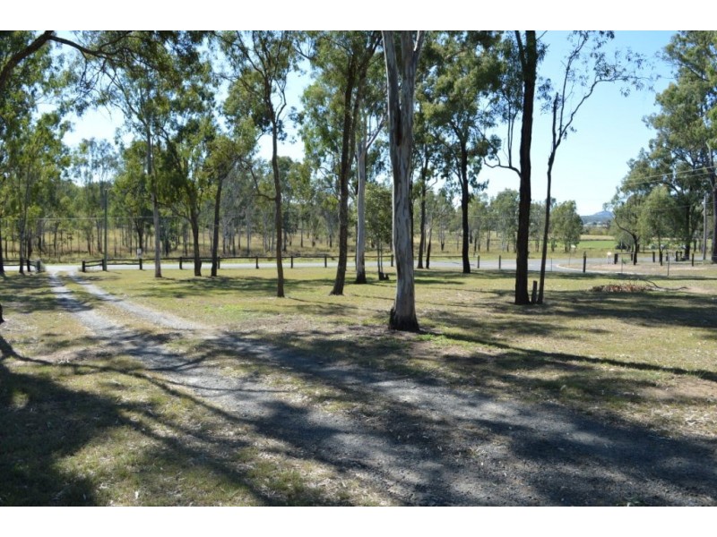 6 Miles Road, Laidley Heights QLD 4341
