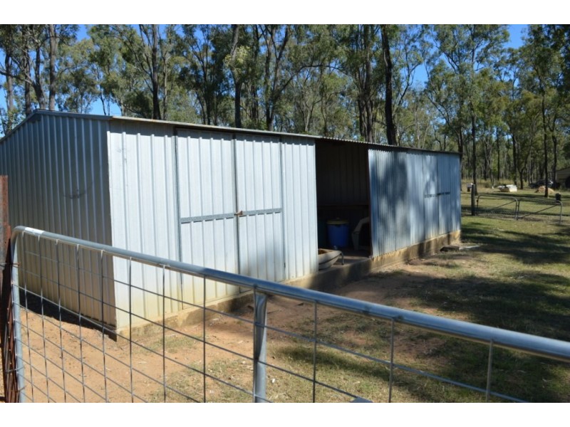 6 Miles Road, Laidley Heights QLD 4341