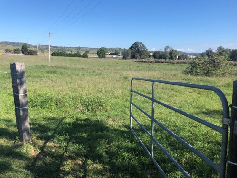 13 Laidley-Plainland Rd, Laidley North QLD 4341