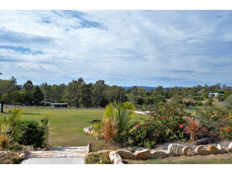 135 Lakes Dr, Laidley Heights QLD 4341