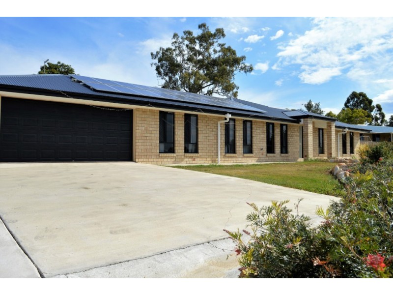 135 Lakes Dr, Laidley Heights QLD 4341