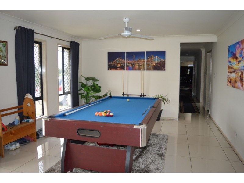 135 Lakes Dr, Laidley Heights QLD 4341