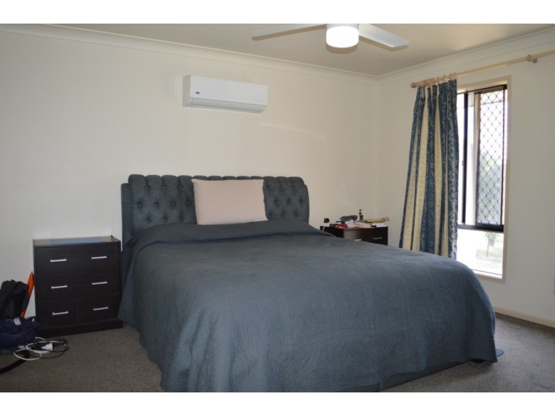 135 Lakes Dr, Laidley Heights QLD 4341