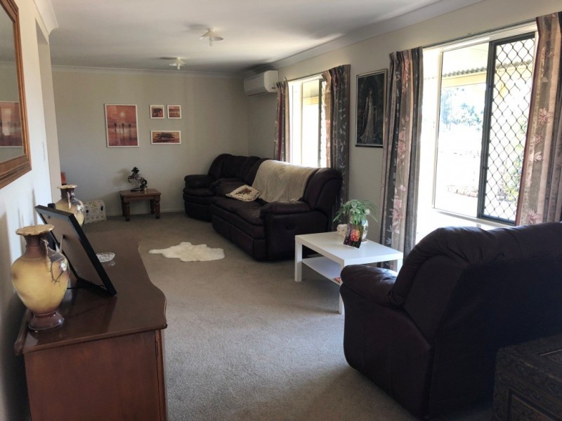 151 Lakes Drive, Laidley Heights QLD 4341