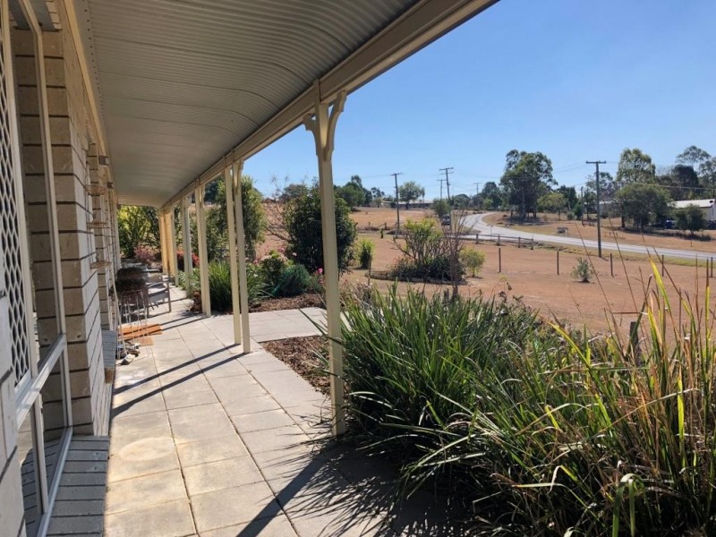 151 Lakes Drive, Laidley Heights QLD 4341