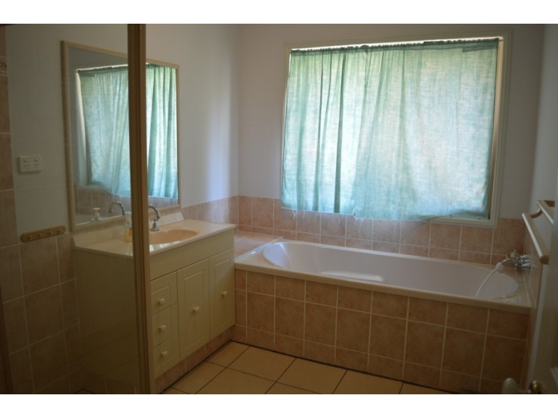34 Laurette Drive, Glenore Grove QLD 4342