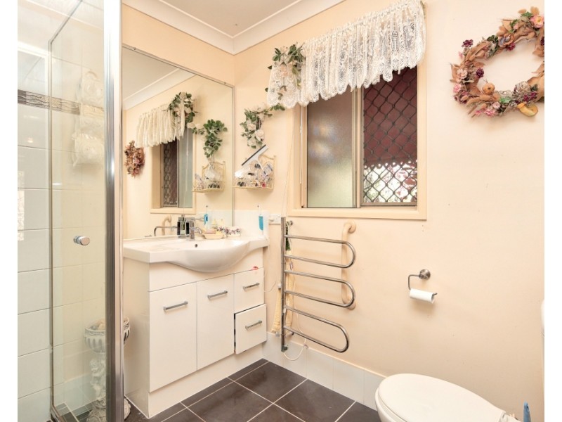 30 Andrews Court, Regency Downs QLD 4341