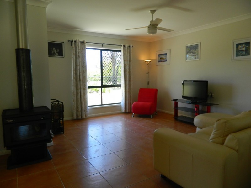 2 Point Piper Close, Laidley Heights QLD 4341