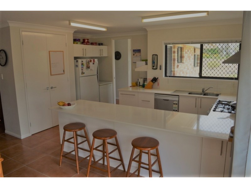 2 Point Piper Close, Laidley Heights QLD 4341