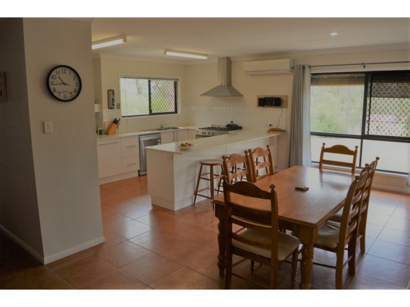 2 Point Piper Close, Laidley Heights QLD 4341