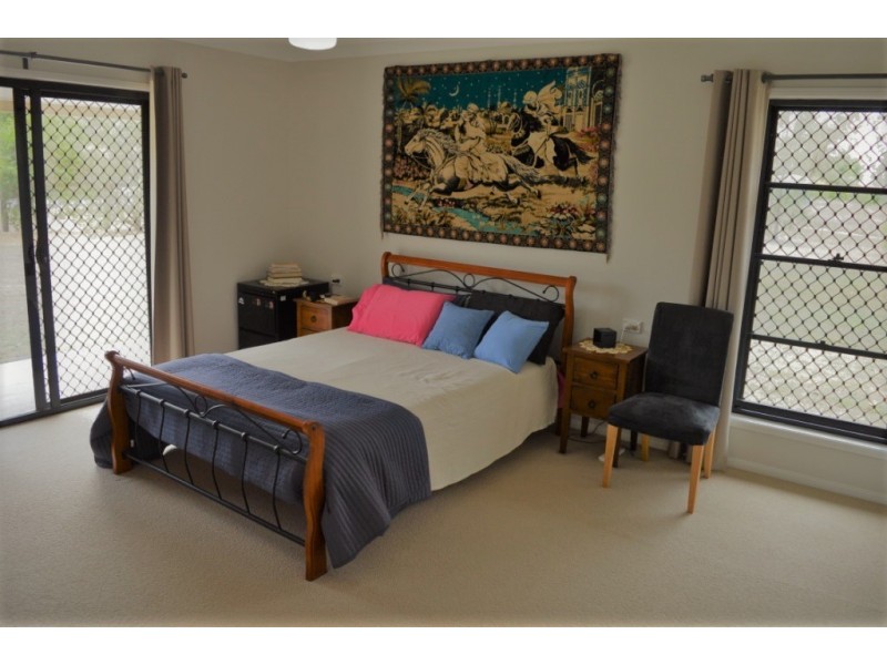 2 Point Piper Close, Laidley Heights QLD 4341