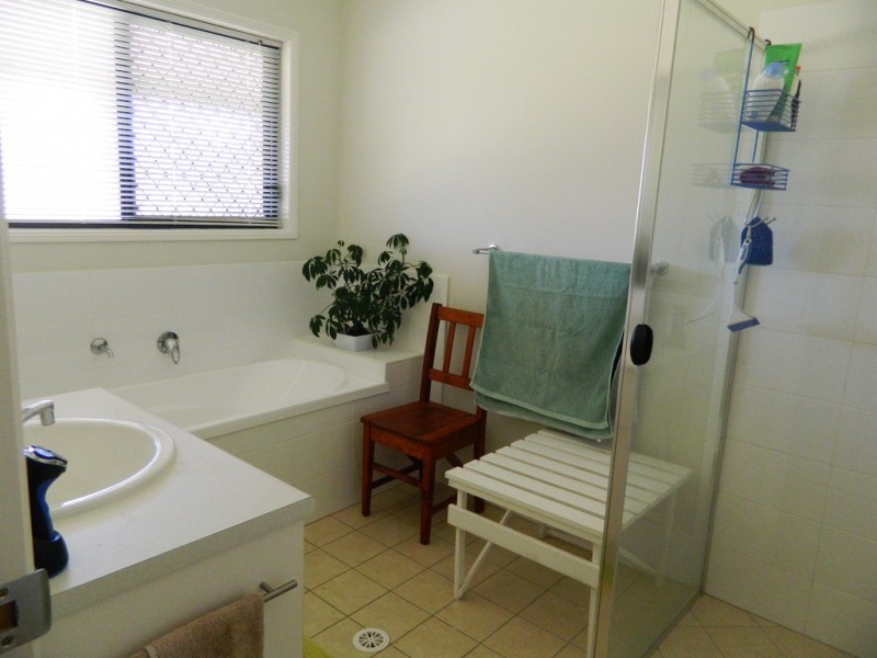 2 Point Piper Close, Laidley Heights QLD 4341