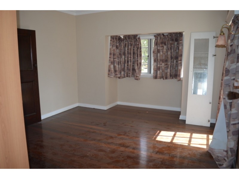 8 Magpie Ave, Regency Downs QLD 4341