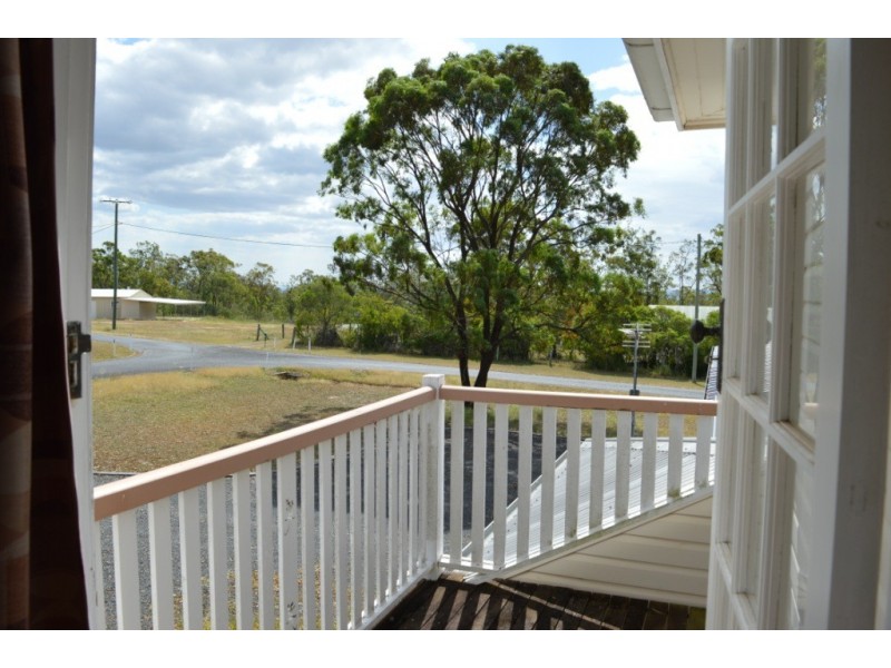 8 Magpie Ave, Regency Downs QLD 4341