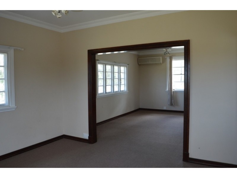 8 Magpie Ave, Regency Downs QLD 4341
