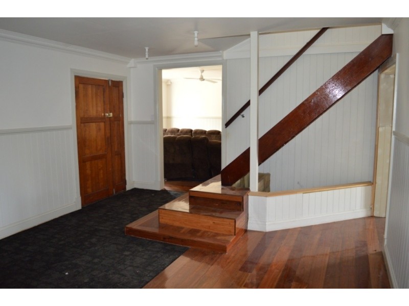 8 Magpie Ave, Regency Downs QLD 4341