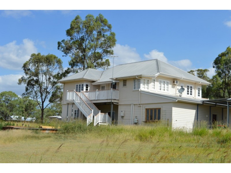 8 Magpie Ave, Regency Downs QLD 4341