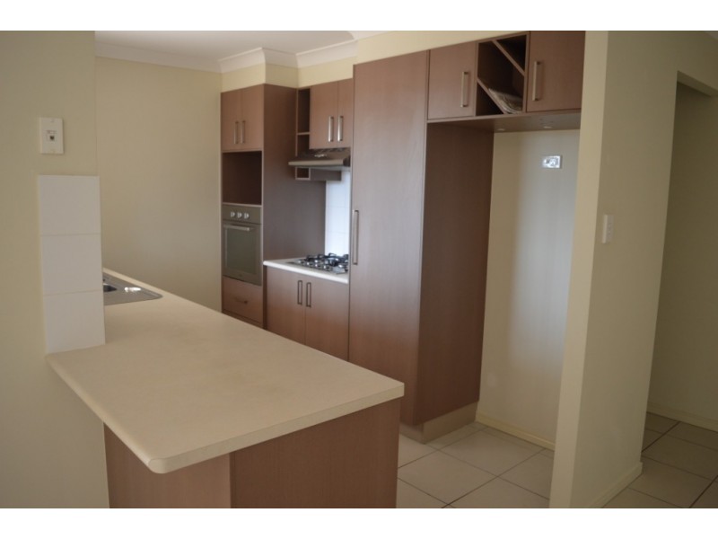 121 Douglas Mcinnes Dr, Laidley QLD 4341