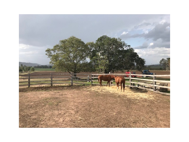 10 McGarrigal Road, Laidley Creek West QLD 4341