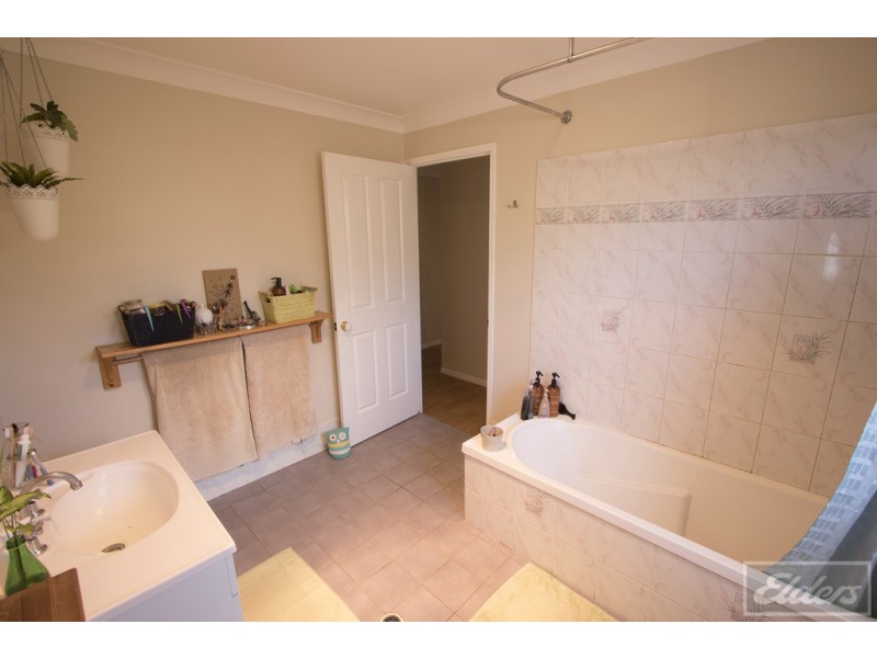 1 Mahogany Drive, Plainland QLD 4341
