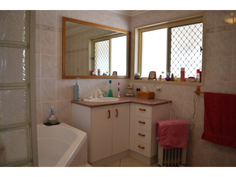 10 Lyrebird, Regency Downs QLD 4341