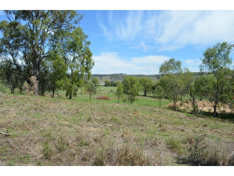 4 Wells Road, Summerholm QLD 4341