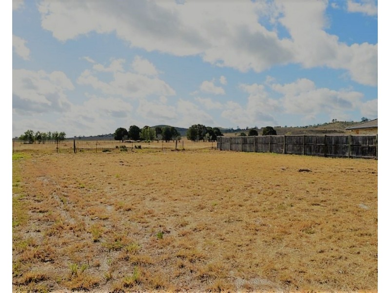 33 Blaxland Court, Laidley North QLD 4341