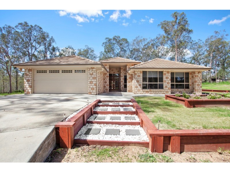 22 Waddington Parade, Plainland QLD 4341