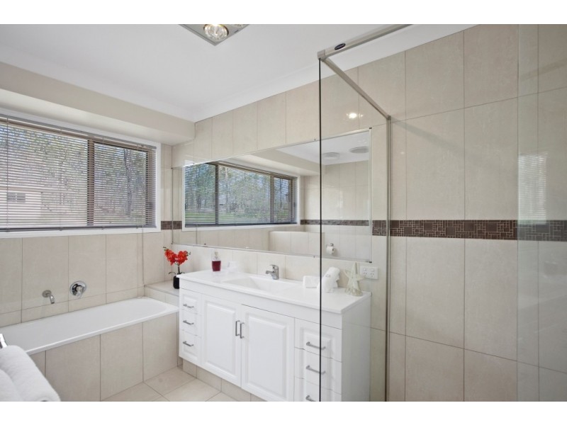 22 Waddington Parade, Plainland QLD 4341