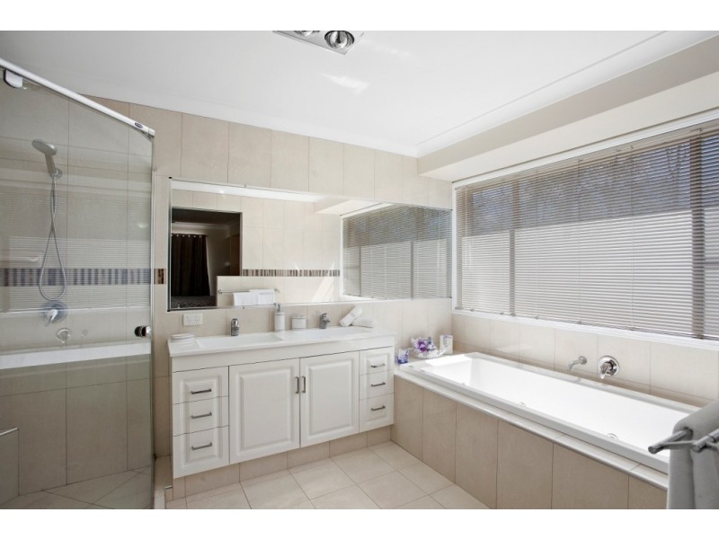 22 Waddington Parade, Plainland QLD 4341