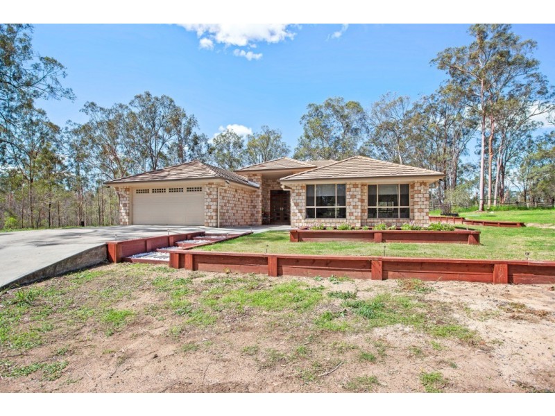 22 Waddington Parade, Plainland QLD 4341