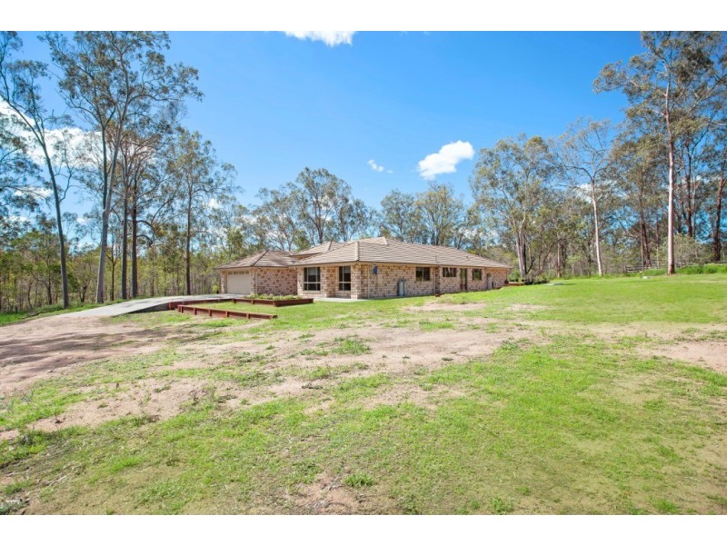22 Waddington Parade, Plainland QLD 4341
