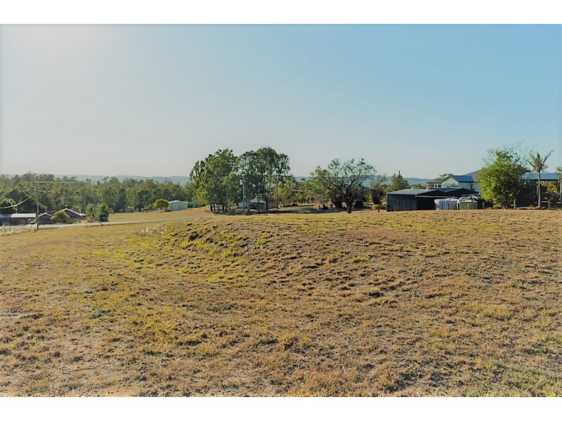 147 Lakes Drive, Laidley Heights QLD 4341