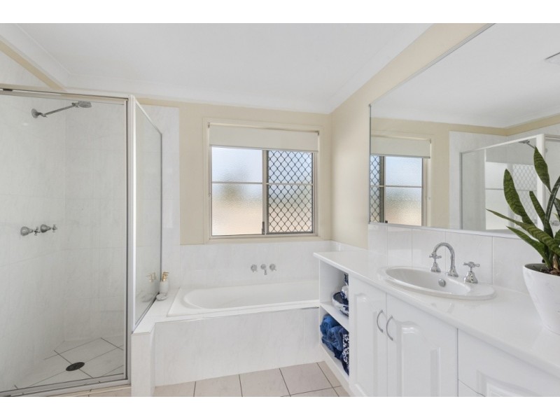 70 Lakes Drive, Laidley Heights QLD 4341