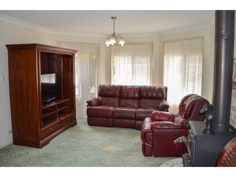 28 Hewett Drive, Regency Downs QLD 4341