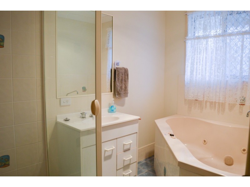 28 Hewett Drive, Regency Downs QLD 4341