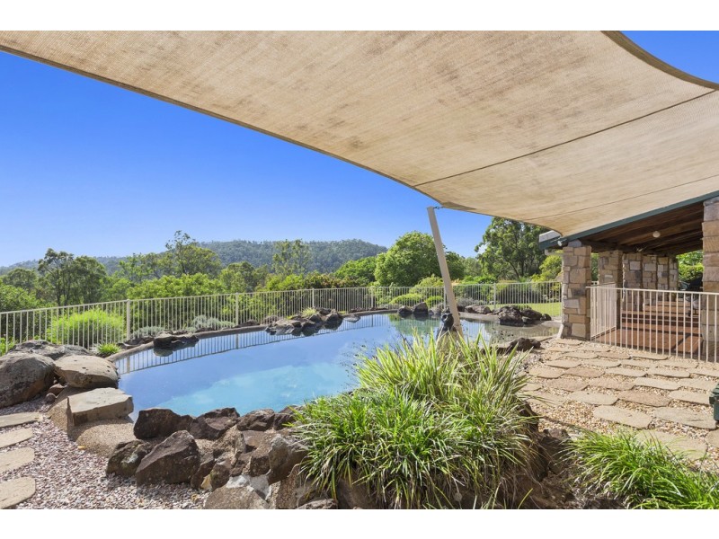 49 Mountain Road, Summerholm QLD 4341