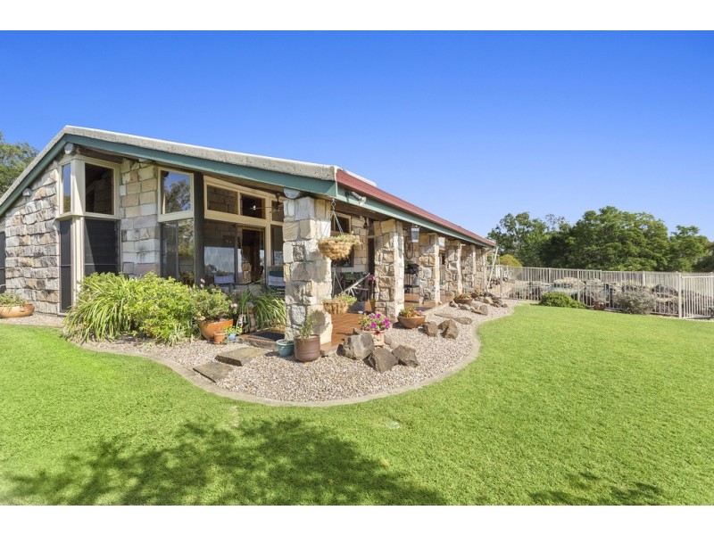49 Mountain Road, Summerholm QLD 4341