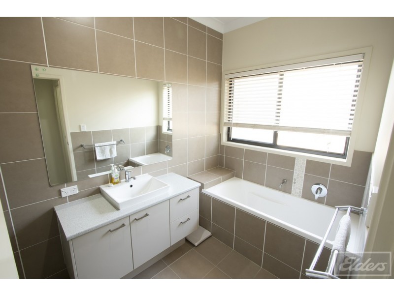 51 Burgess Road, Laidley Heights QLD 4341