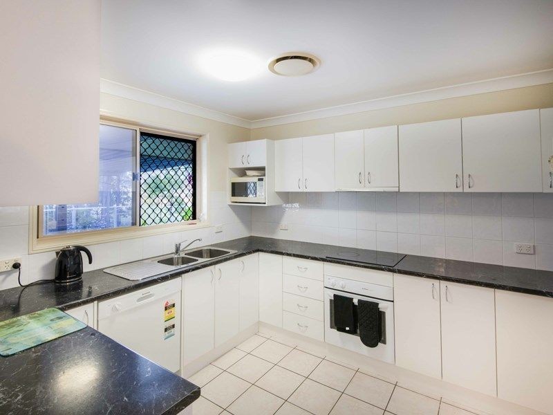 24 Hannant Road, Hatton Vale QLD 4341