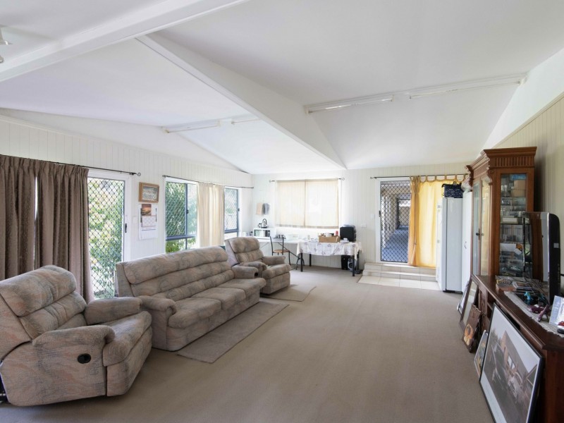 24 Hannant Road, Hatton Vale QLD 4341