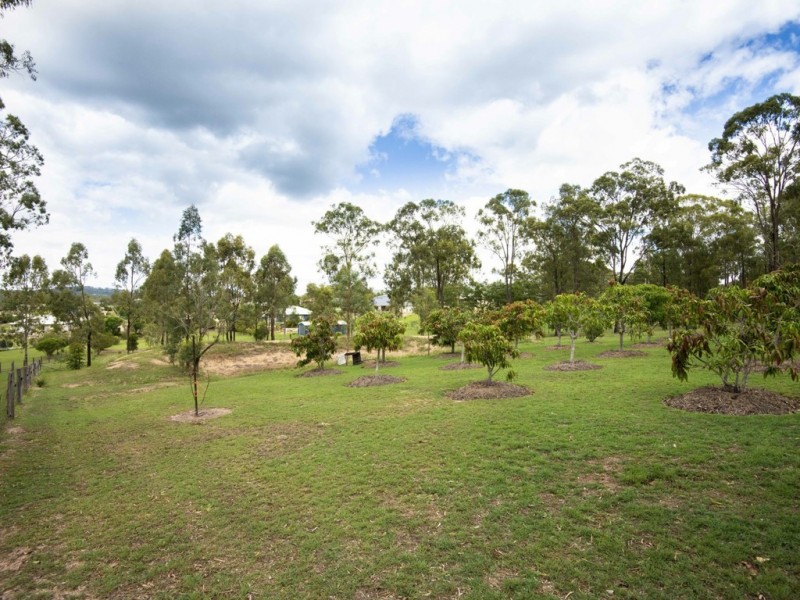 24 Hannant Road, Hatton Vale QLD 4341