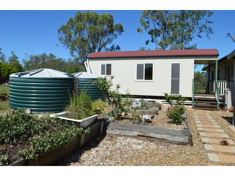 100 Lakes Drive, Laidley Heights QLD 4341