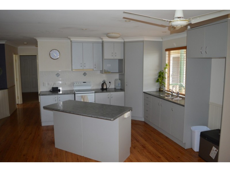 100 Lakes Drive, Laidley Heights QLD 4341